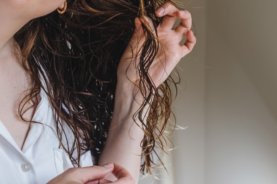 Comment faire pour boucler ses cheveux naturellement ?