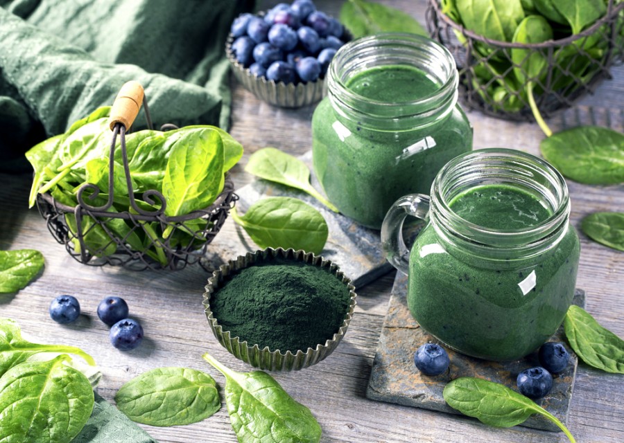 Quels sont les témoignages de personnes ayant utilisé la spiruline pour leurs cheveux ?